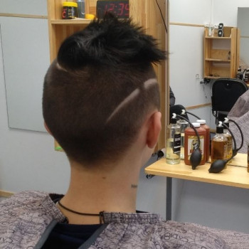 мужская стрижка, Рисунок на волосах (hair tattoo), барбершоп