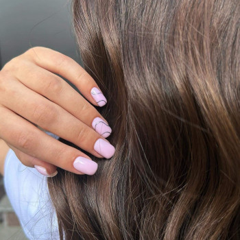 Манікюр зі зняттям та покриттям
                    Салон красоты Fargo Киев