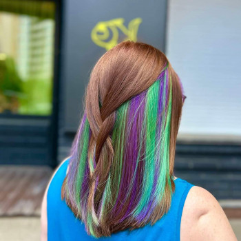 Скрытое окрашивание фиолетовый цвет волос, фото - Салон красоты Fargo