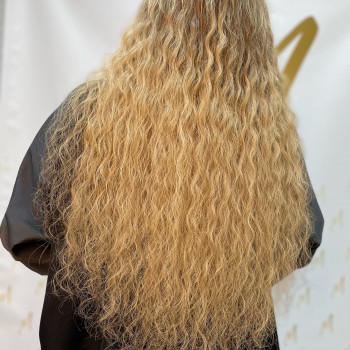 Кудря в нарощенні