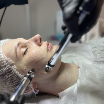 Мікротокова терапія на апараті-T Alvi Prague
                    Косметолог-эстетист Татьяна Днепр