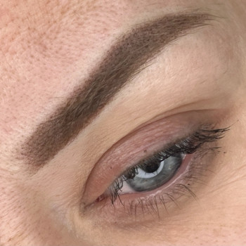 Перманентний макіяж. Губи, брови, міжвійка
                    Перукар-візажист Елена Київ