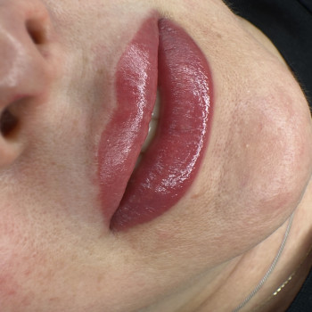 Перманентный макияж губ
                    Майстер перманентного макіяжу Ольга Київ