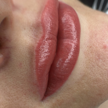 Перманентный макияж губ
                    Майстер перманентного макіяжу Ольга Київ