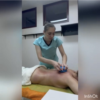 Масаж спини