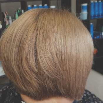 Жіноча стрижка
                    Парикмахер Владислава Киев