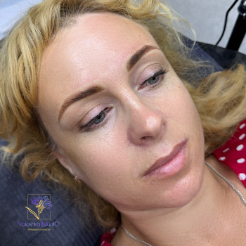 Перманентний макіяж брів
        