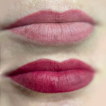 Перманентний макіяж губ
        