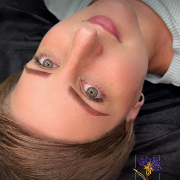 Перманентний макіяж брів
        