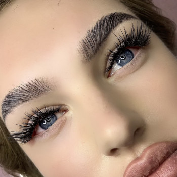 Фото из портфолио мастера Алена Овчаренко (лешмейкер, Киев)