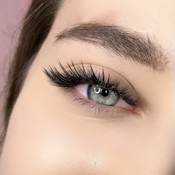 Фото из портфолио мастера Алена Овчаренко (лешмейкер, Киев)