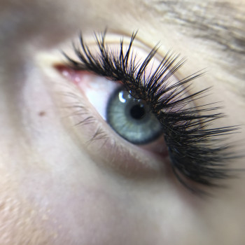 Фото из портфолио мастера Алена Овчаренко (лешмейкер, Киев)