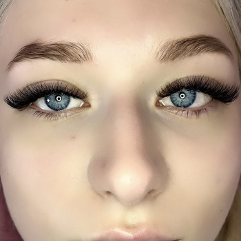 Фото из портфолио мастера Алена Овчаренко (лешмейкер, Киев)