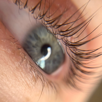 Фарбування вій
                    Мастер перманентного макияжа Александра Кривой Рог