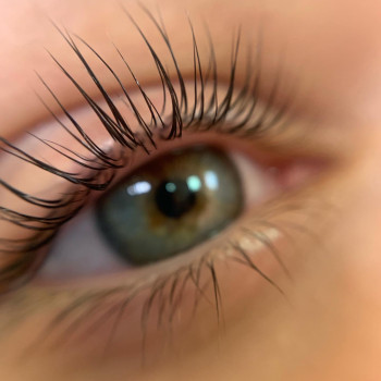 Фарбування вій
                    Мастер перманентного макияжа Александра Кривой Рог