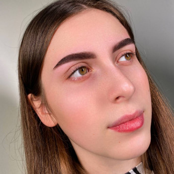 Пофарбування брів фарбою