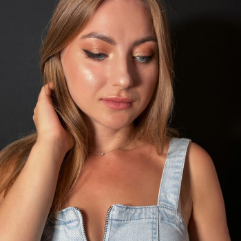 Робота з курсу Макіяж для себе