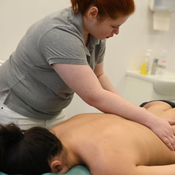 Массаж спины
                    Массажист Вика Одесса