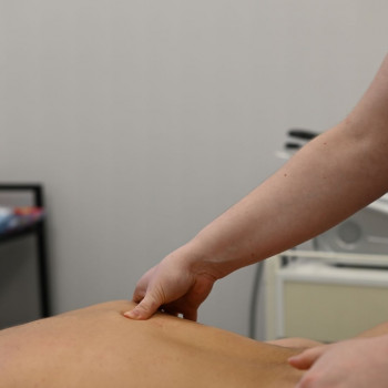 Массаж спины
                    Массажист Вика Одесса