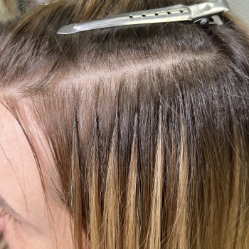 Нарощення волосся, не помітні капсули