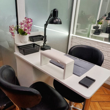 Оренда для майстра манікюру/педикюру