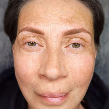 Пудровое напыление бровей
После заживления - будет эффект окрашенных бровей 
Пушистые,лёгкие и ник...