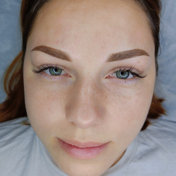 Пудровые бровки
Клиентка цветотип Яркая Осень
Получились пушистые красивые бровки 
Смотрите как пигм...