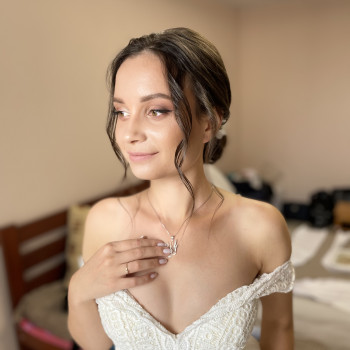 зачіски/вкладання  і макіяж
                    Перукар-візажист Натали Київ