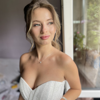 зачіски/вкладання  і макіяж
                    Перукар-візажист Натали Київ