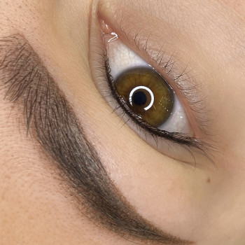 Перманентний макіяж повік. 
Міжвійка.
Одразу після процедури