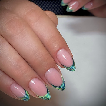 Новогодний маникюр французский зеленый, фото - Мастер маникюра Руслана Стоцкая