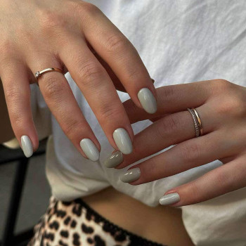 Манікюр зі зняттям та покриттям
                    Салон красоты Fargo Киев