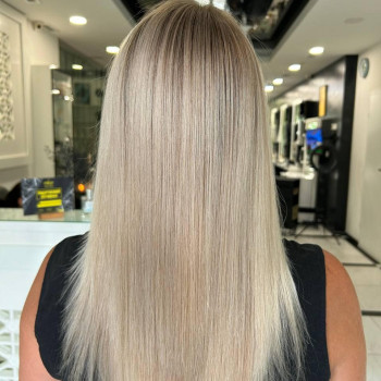 Фарбування з освітленням, шатуш
                    Салон красоты Fargo Киев