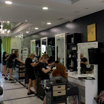 Фарбування з освітленням, шатуш
                    Салон красоты Fargo Киев