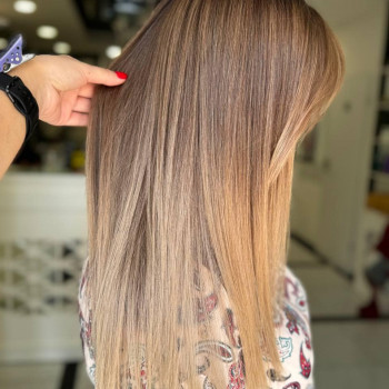 Фарбування з освітленням, шатуш
                    Салон красоты Fargo Киев