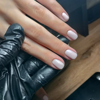 Манікюр з покриттям без дизайну, гігієнічний манікюр
                    Мастер маникюра  Киев