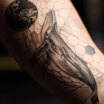 Топ - майстер Георгій можна заслужено вважати чемпіоном по найтоншим лініям.
Татуювання неймовірної...