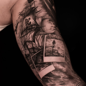 Загоєне татуювання у стилі Графіка.
Робота топ - майстра Олі.