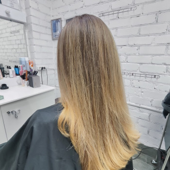 Стрижки жіночі
                    Перукар-колорист Анна Кременчук