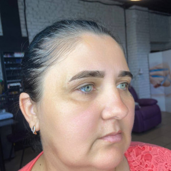 Корекція + фарбування брів
                    Салон красоты Энжой Запорожье