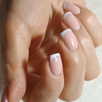 Манікюр
                    Майстер перманентного макіяжу Надежда Вінниця