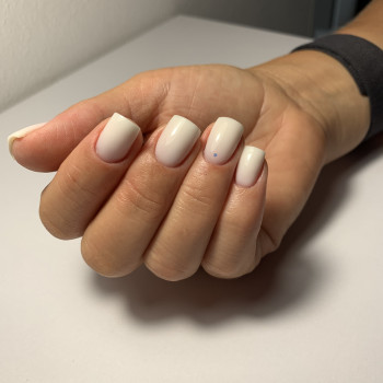 Манікюр, фото - салон краси ENIGMA