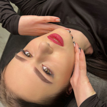 Пудрове напилення брів