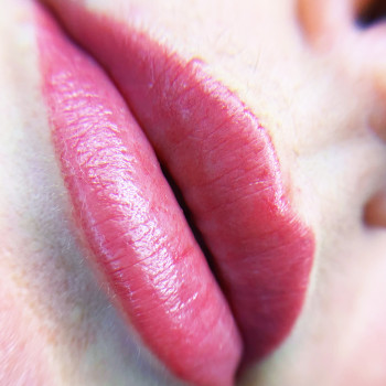 Перманентний макіяж губ
                    Майстер перманентного макіяжу  Суми