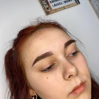 Пофарбування брів