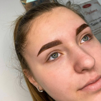 пофарбування брів