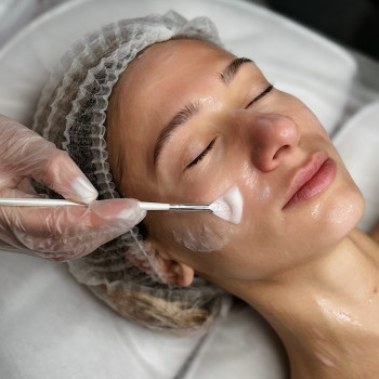 Комбінована чистка обличчя
                    Салон красоты Sargan Beauty Space Киев