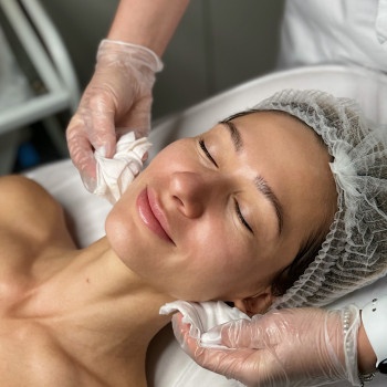 Комбінована чистка обличчя
                    Салон красоты Sargan Beauty Space Киев
