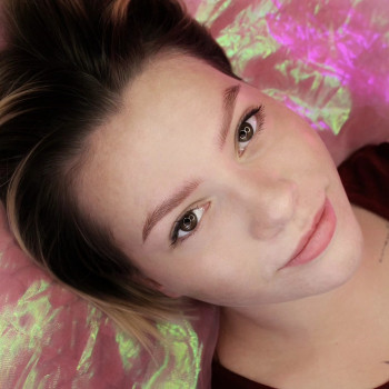 Волоскова техніка перманенту брів