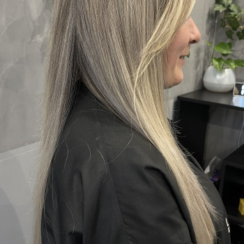 Сложное окрашивание
                    Перукар Светлана Харків